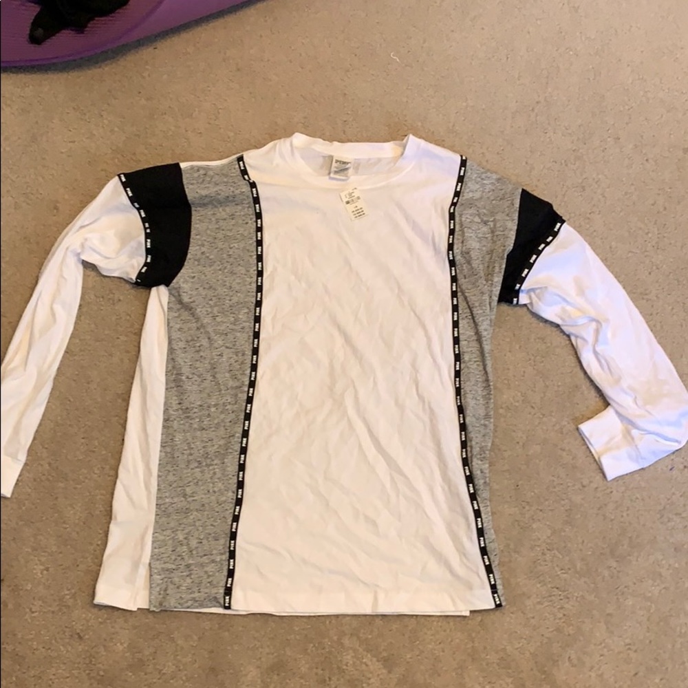 PINK Victoria’s Secret shirt NEVER WORN!!